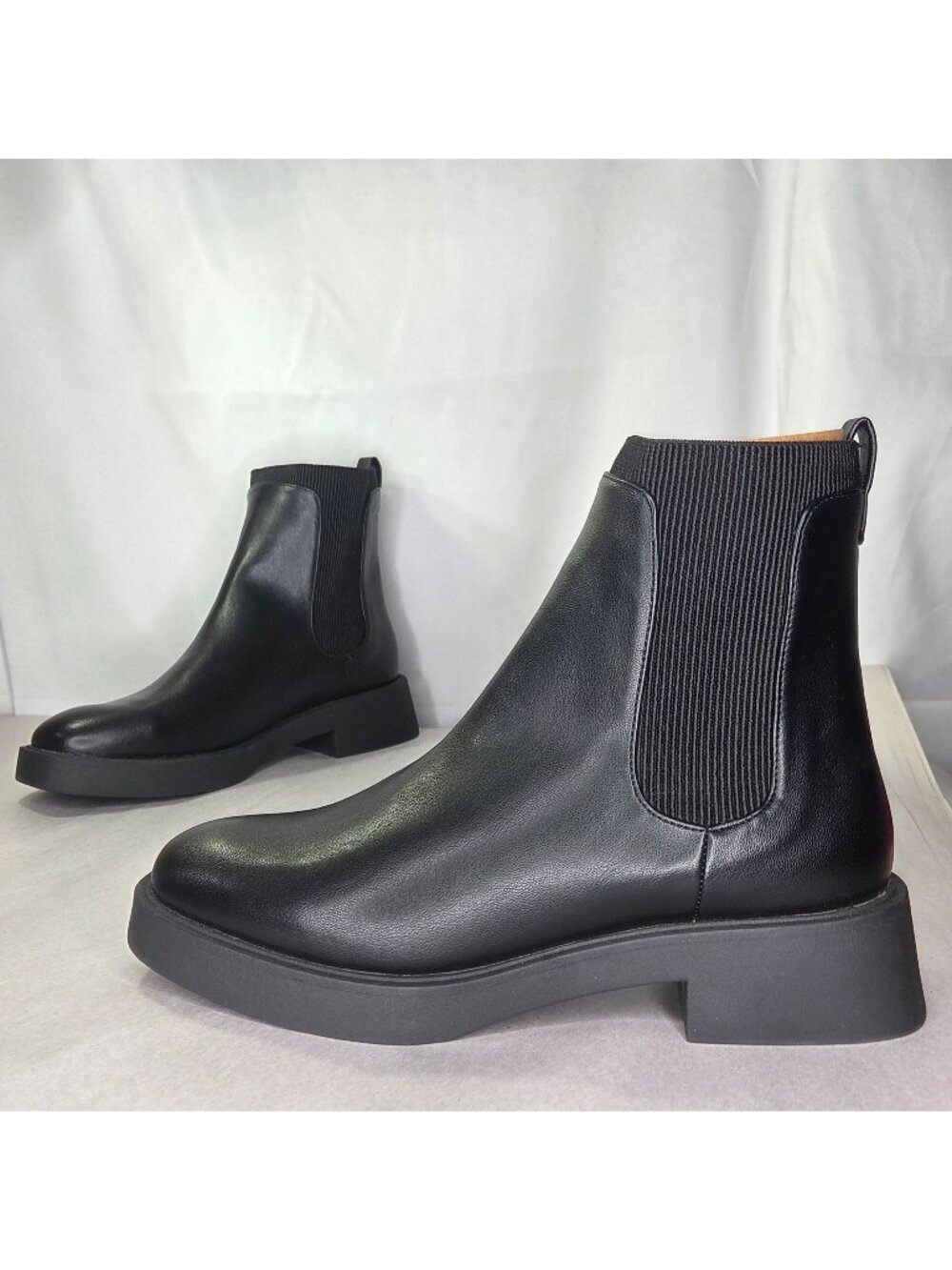 NWT Kenneth Cole Reaction Women's Skyee Chelsea Lug Booties - Black